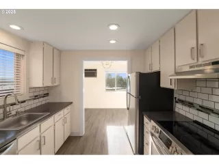 Photo #3: 24422436 Listing 