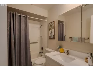 Click for more information on MLS # 24423319 : 2032 NE CLACKAMAS ST More Details about MLS # 24423319 : 2032 NE CLACKAMAS ST