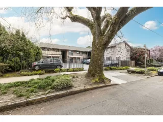 Photo #6: 24423319 Listing 