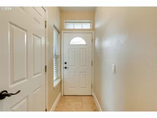 Photo #4: 24423884 Listing