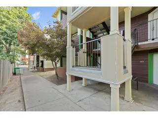 Photo #1: 24423919 Listing