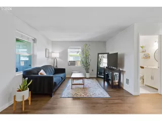 Photo #3: 24423919 Listing