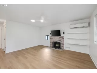 Photo #2: 24424155 Listing 