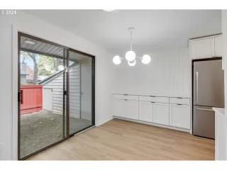 Photo #5: 24424155 Listing 