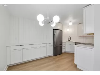 Photo #6: 24424155 Listing 