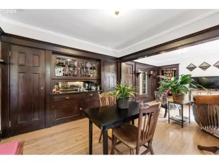 Photo #4: 24424670 Listing