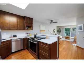 Photo #4: 24425564 Listing 