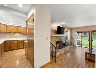 Photo #6: 24426708 Listing