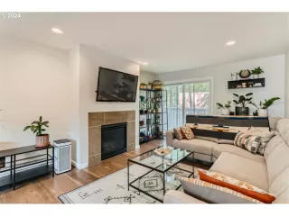 Photo #6: 24427271 Listing 