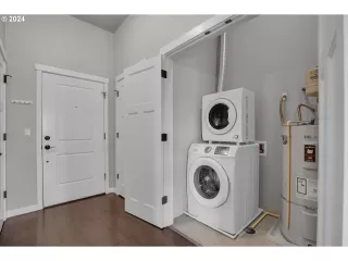 Photo #1: 24427329 Listing