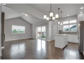 Photo #3: 24427329 Listing