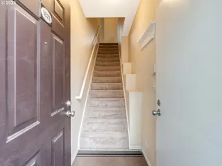 Photo #4: 24427377 Listing