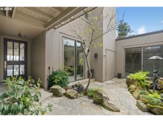 Photo #2: 24429074 Listing 