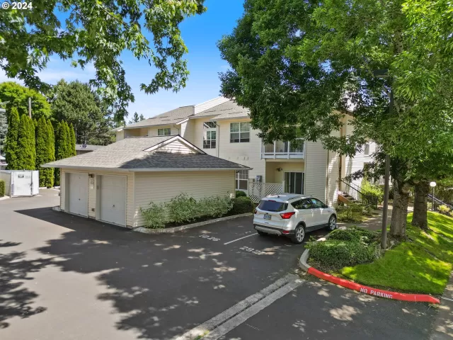 MLS: 24429158 Condo For Sale