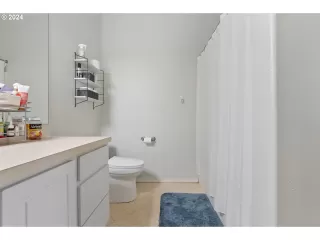 Photo #4: 24429158 Listing