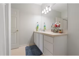 Photo #6: 24429158 Listing