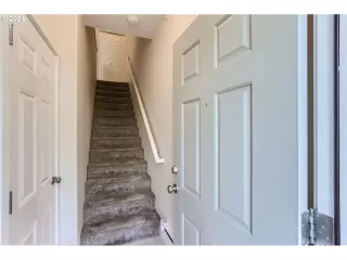 Photo #5: 24429599 Listing