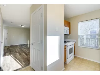 Photo #6: 24429671 Listing 