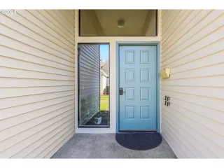 Photo #2: 24430610 Listing