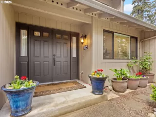 Photo #3: 24430647 Listing