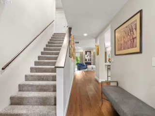 Photo #5: 24430647 Listing