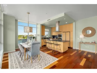 Photo #3: 24430648 Listing