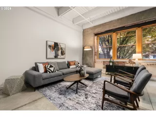 Photo #3: 24430969 Listing 