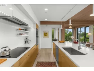 Photo #6: 24431220 Listing 