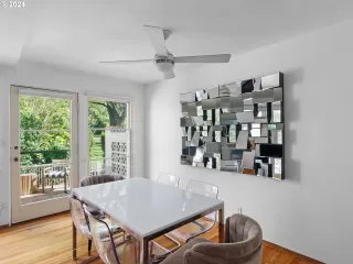 Photo #5: 24431910 Listing