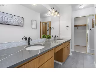 Photo #3: 24432887 Listing