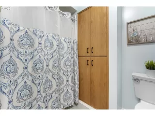 Photo #5: 24432887 Listing