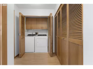 Photo #6: 24432887 Listing