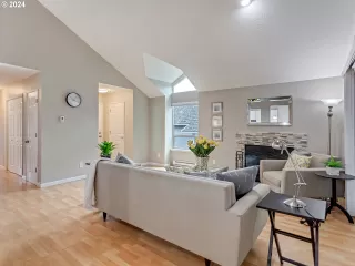 Photo #4: 24433426 Listing 