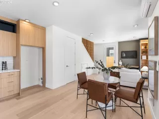 Photo #5: 24434224 Listing 