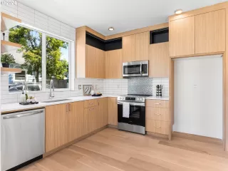 Photo #6: 24434224 Listing 