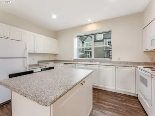 Photo #6: 24434228 Listing 