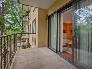 Photo #3: 24435384 Listing