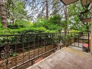 Photo #4: 24435384 Listing