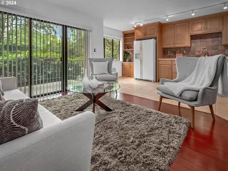 Photo #6: 24435384 Listing