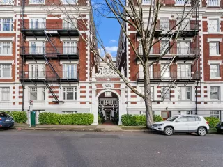 Photo #6: 24435890 Listing