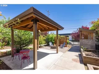 Photo #1: 24436104 Listing