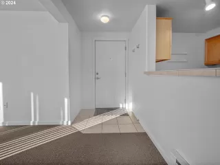 Photo #3: 24436755 Listing