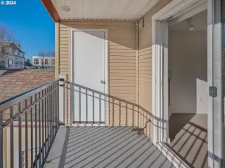 Photo #6: 24436755 Listing