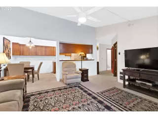 Photo #3: 24438900 Listing 