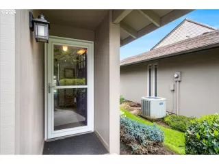 Photo #3: 24438958 Listing