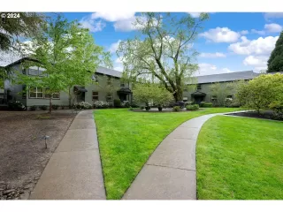 Photo #1: 24439579 Listing