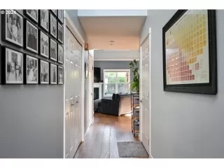 Photo #4: 24439806 Listing