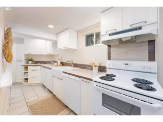 Photo #6: 24440706 Listing 