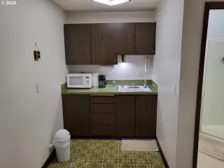 Photo #6: 24441181 Listing