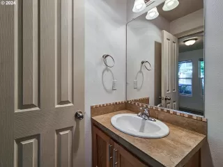 Photo #6: 24441209 Listing